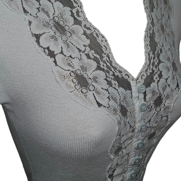 BCBGMaxAzria Form Fitted Lace Button Up Top - Picture 3 of 3